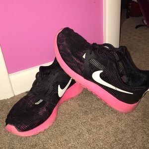 Black and Pink Nike Roshe